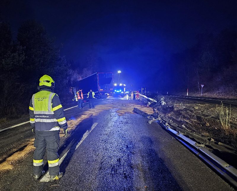 LKW Unfall (Bild 1)